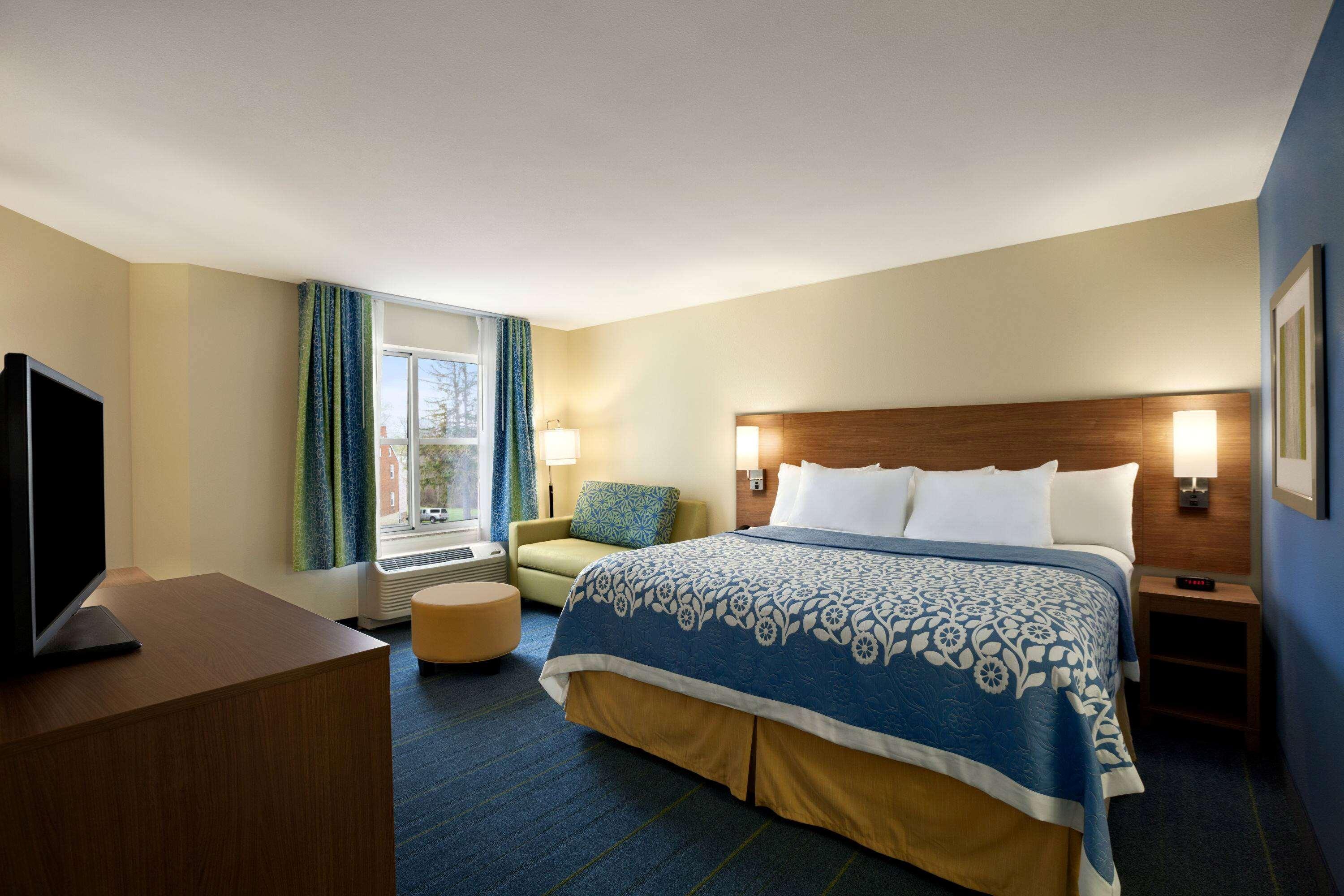 Days Inn & Suites By Wyndham Altoona Eksteriør billede