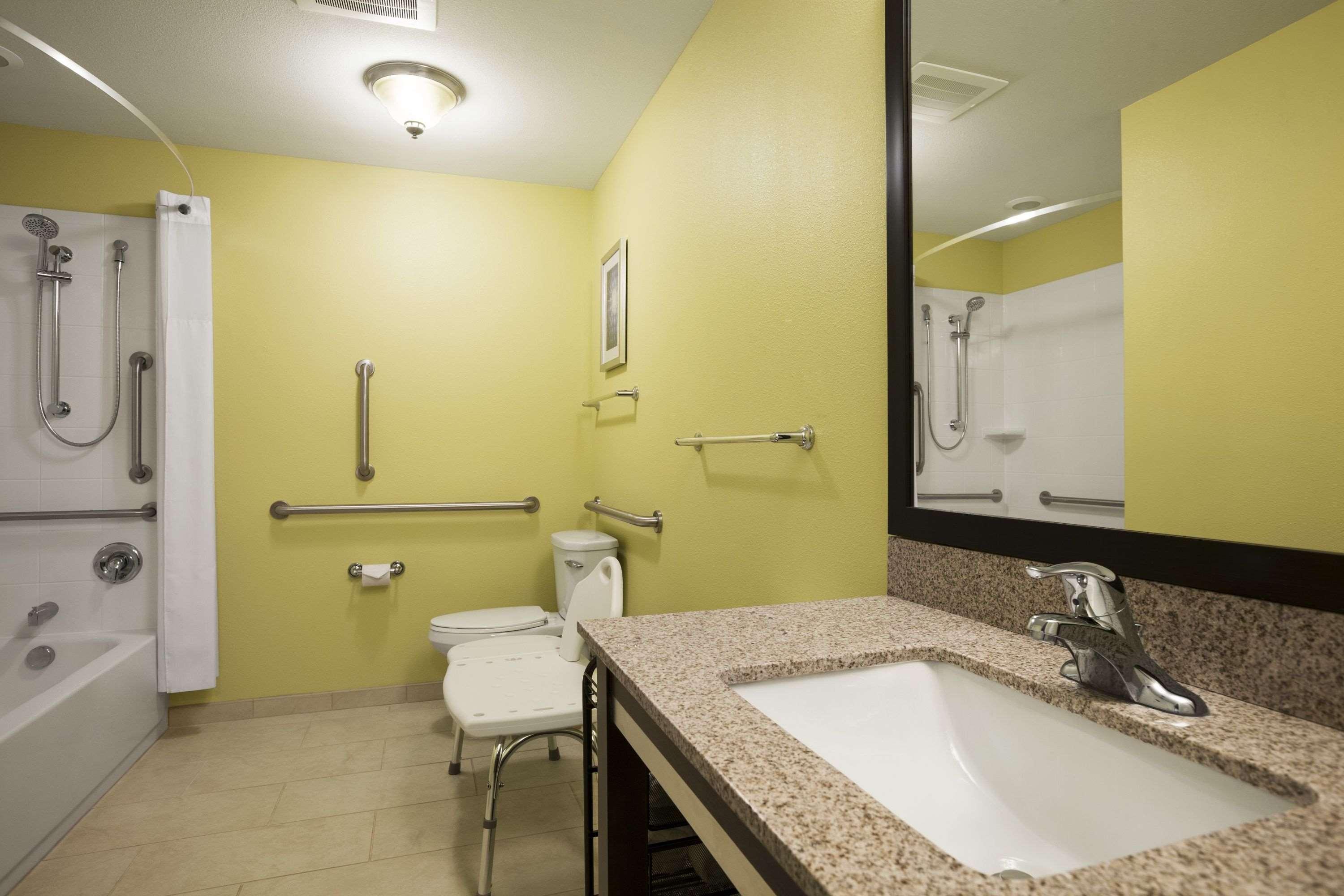 Days Inn & Suites By Wyndham Altoona Eksteriør billede