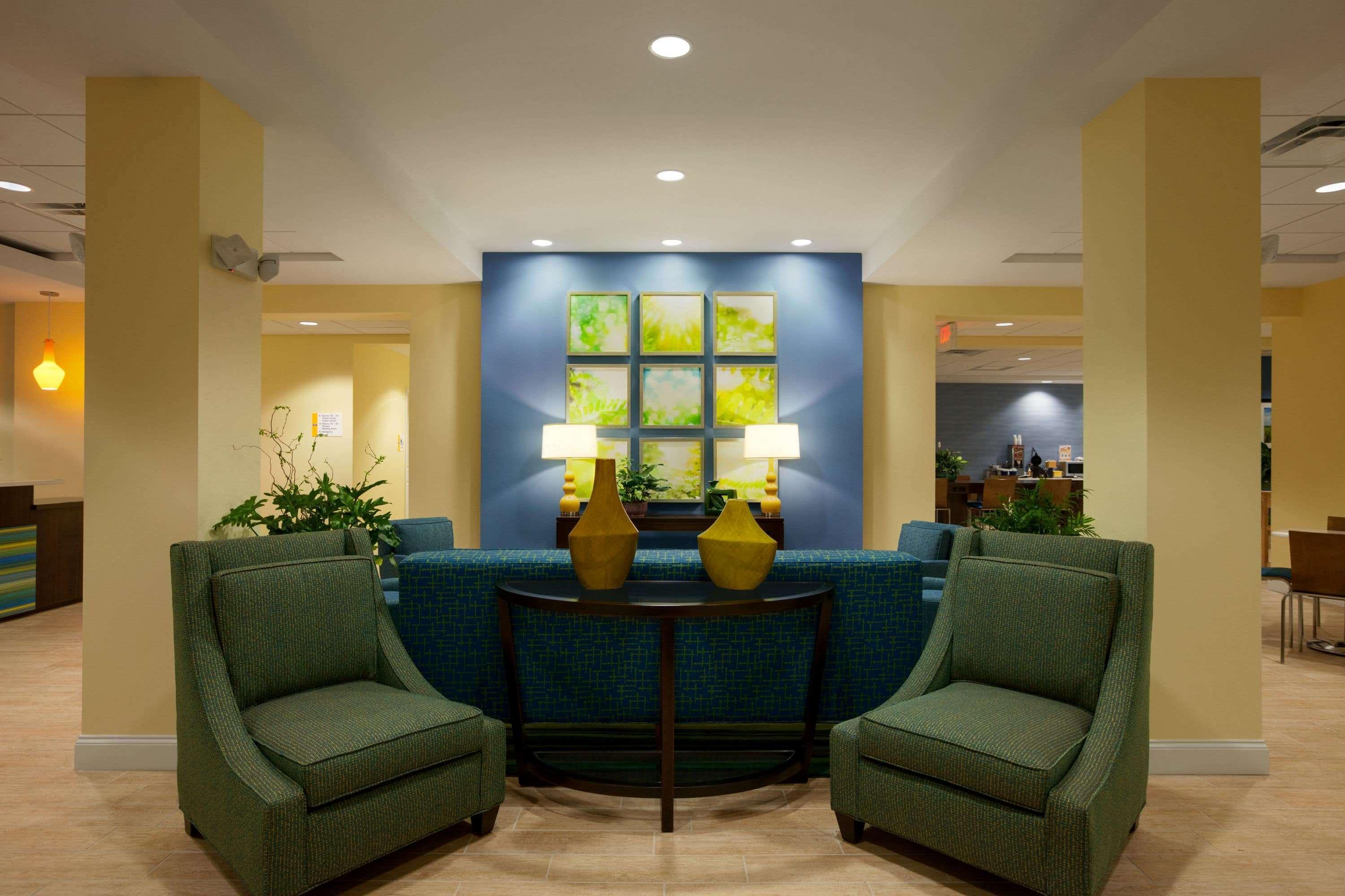Days Inn & Suites By Wyndham Altoona Eksteriør billede