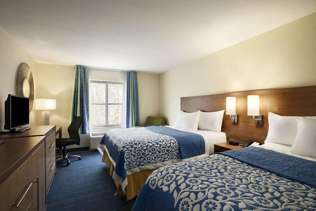 Days Inn & Suites By Wyndham Altoona Eksteriør billede