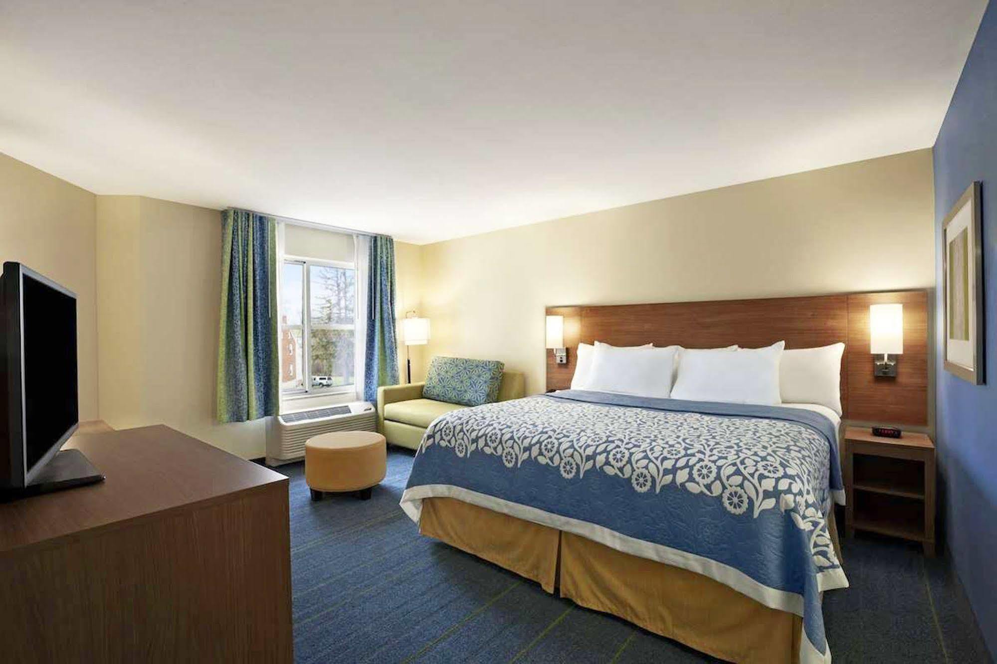 Days Inn & Suites By Wyndham Altoona Eksteriør billede